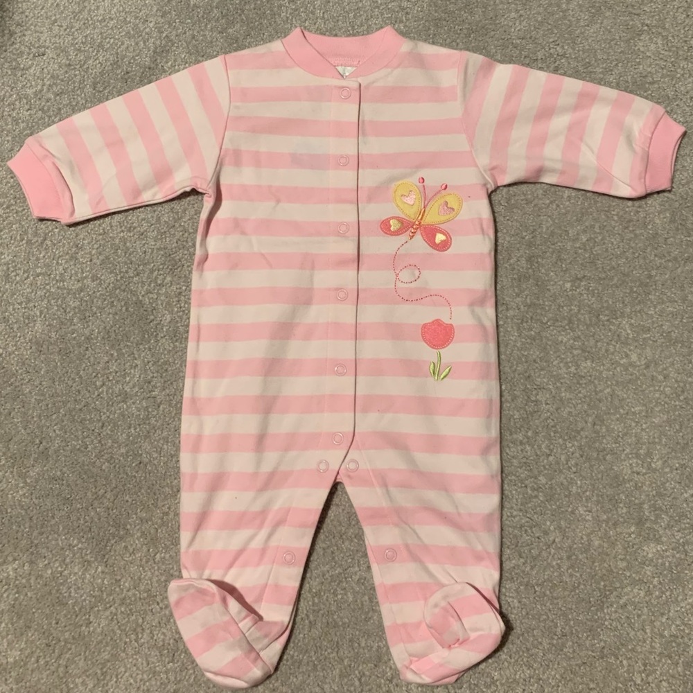 Brand new 3-6 months Carter’s pink onesie